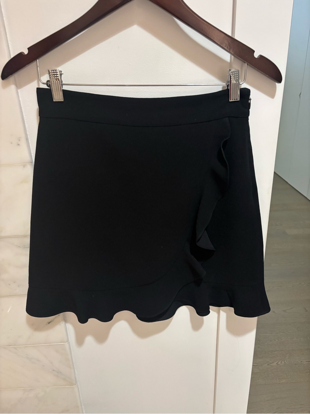 Club Monaco Suzillie Ruffle Mini Skirt